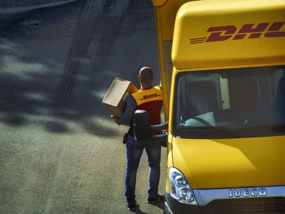DHL