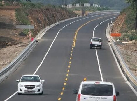 La carretera Siglo XXI en Michoacán será ampliada a cuatro carriles