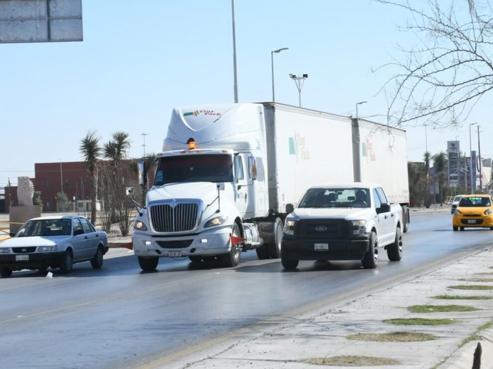 Finaliza plan piloto: ahora multarán a transporte de carga pesada en el Periférico