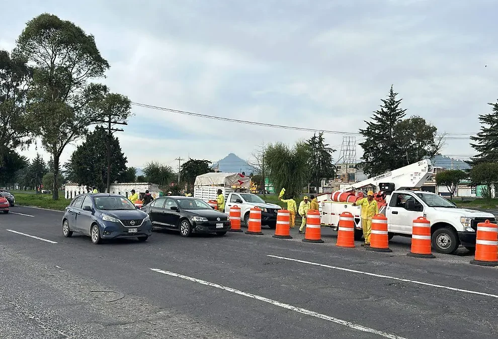 Proponen prohibir tránsito de transporte pesado en carriles centrales de la Toluca-Palmillas