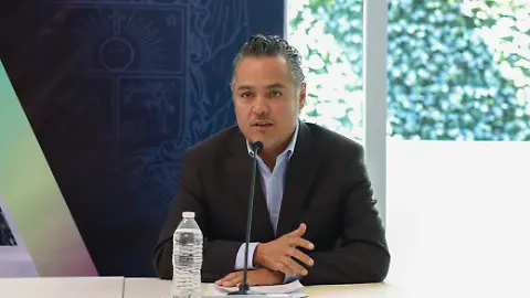 Enrique Correa propone regulación al transporte de carga en Querétaro