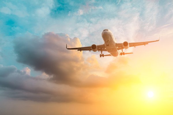 Conflicto Irán-Israel frena la demanda mundial de transporte aéreo en junio