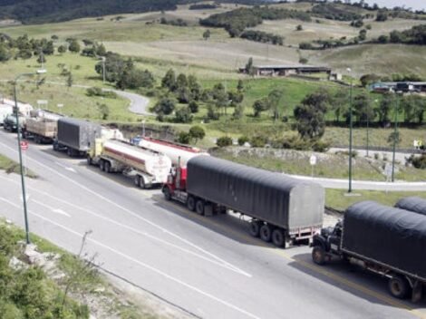 Actividad del transporte de carga cae 70% por deudas de la industria petrolera