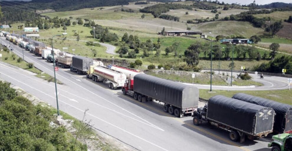 Actividad del transporte de carga cae 70% por deudas de la industria petrolera