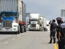 Transporte de carga en Tamaulipas se desacelera por conflicto arancelario mexico