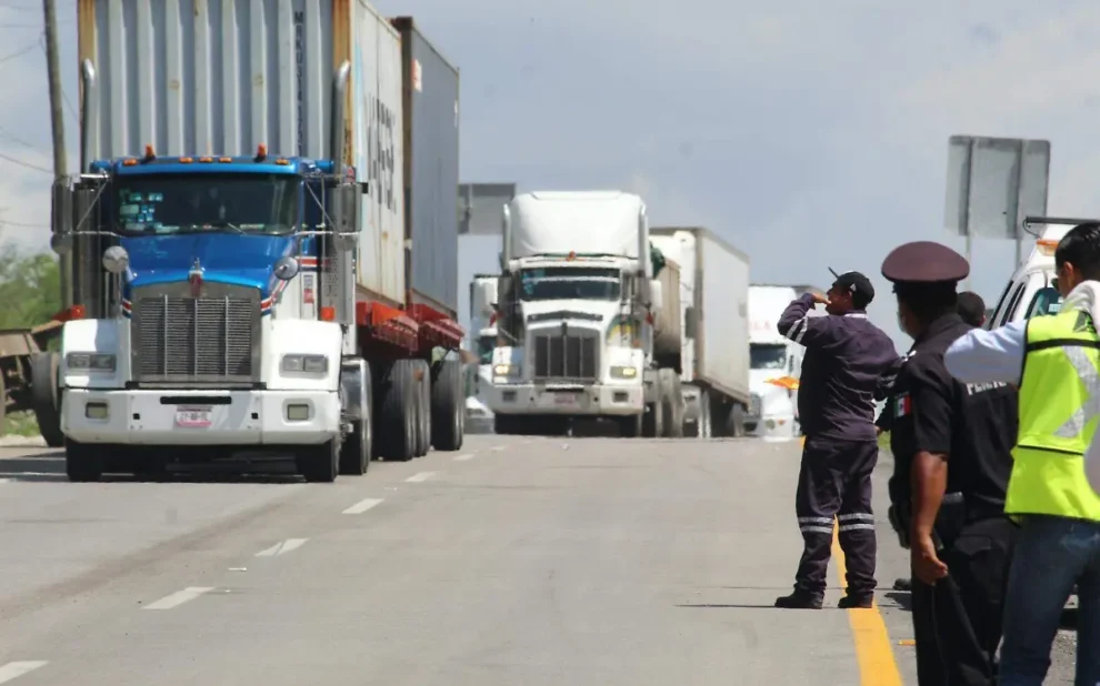 Transporte de carga en Tamaulipas se desacelera por conflicto arancelario mexico