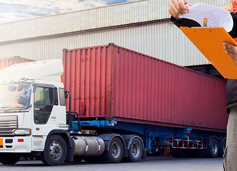 Elaboran protocolo para regular transporte de carga en CDMX tras incidente