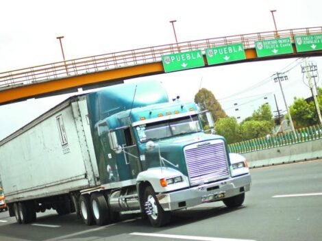 Déficit de operadores de transporte en México pone en riesgo el avance del nearshoring