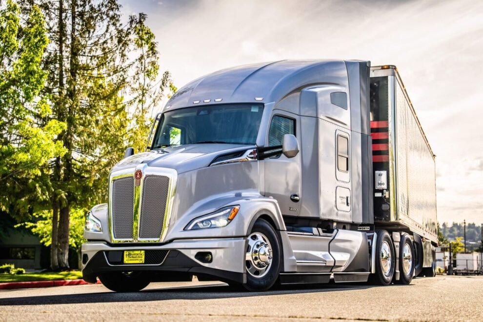 Camiones hechos en México cargan más peso… y ahora también nuevos aranceles