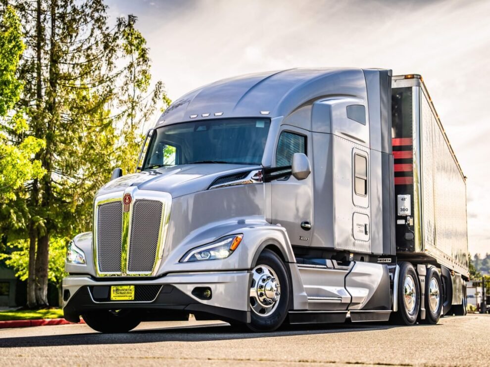 Camiones hechos en México cargan más peso… y ahora también nuevos aranceles